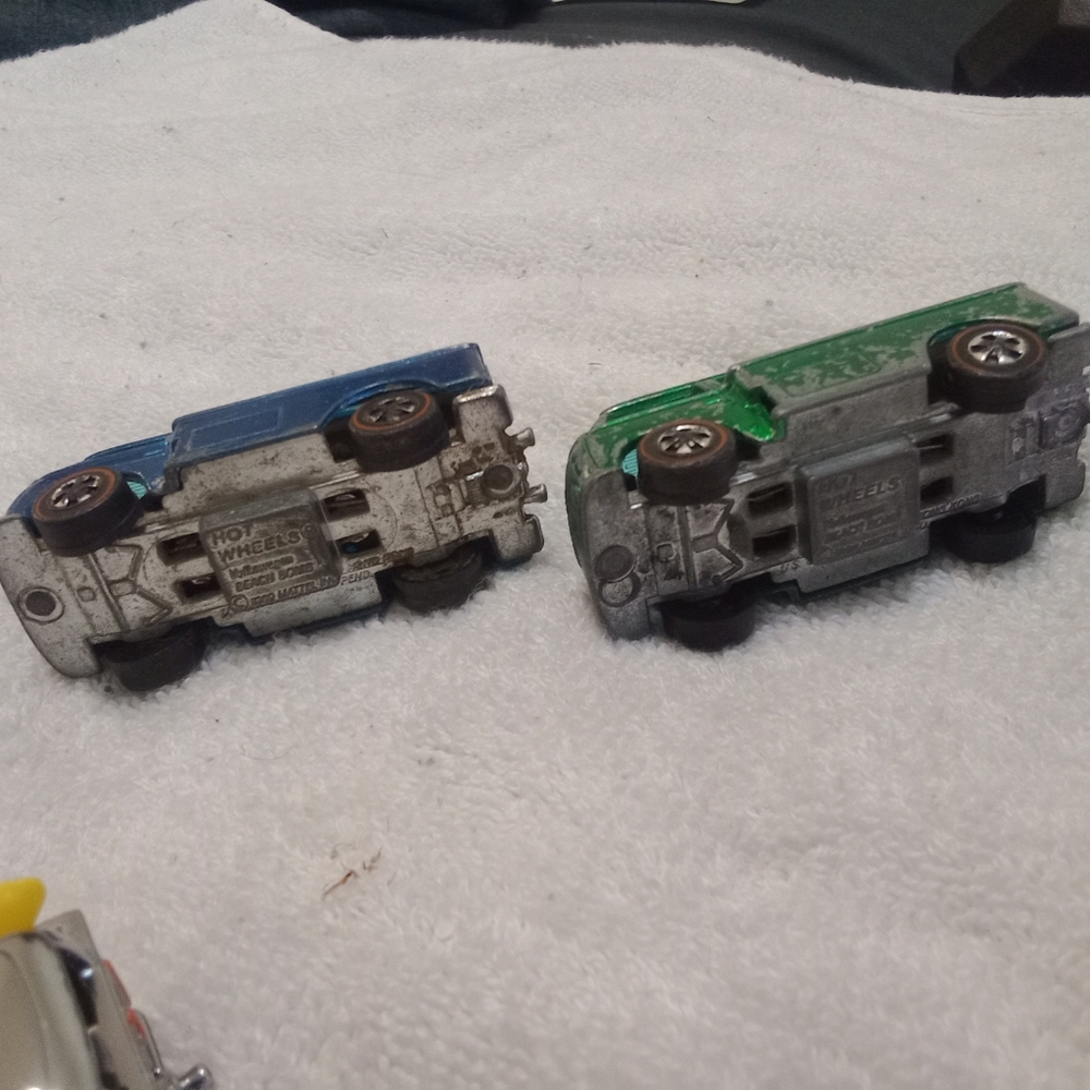 Vintage & Newer Hot Wheels Beach Bomb lot X 4!!!🔥🔥🔥🔥🔥 - Picture 2 of 13